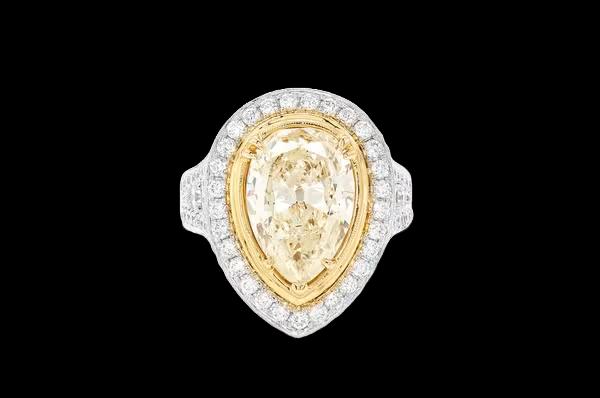 Bague Shaped Pear